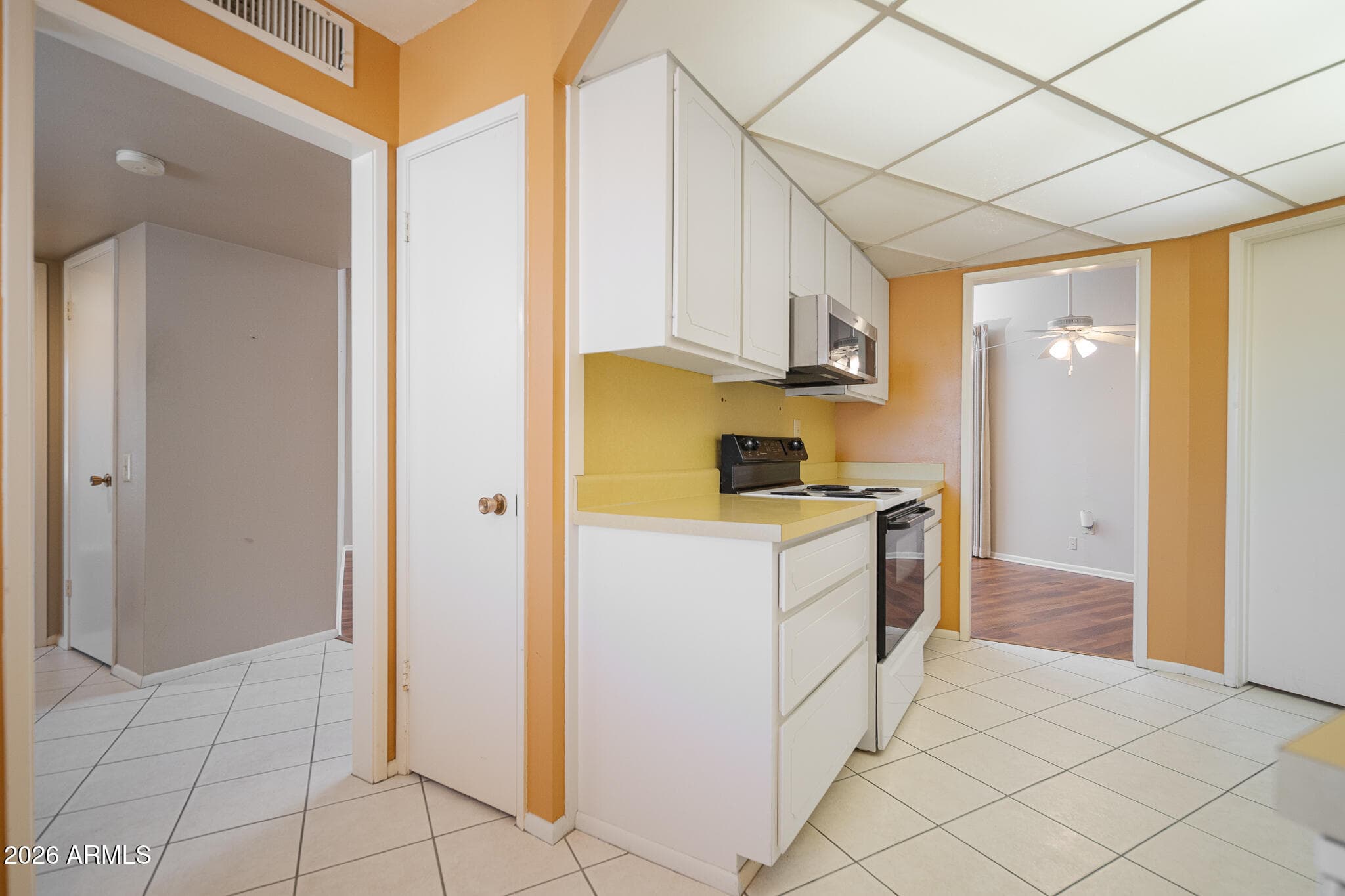 10874 W COGGINS Drive, Sun City, AZ 85351 — photo 12 of 30