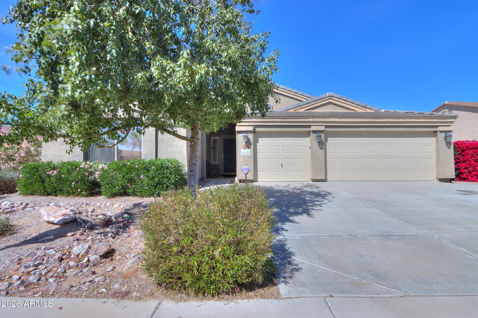 1284 W AVALON CANYON Drive, Casa Grande, AZ 85122 — photo 2 of 68