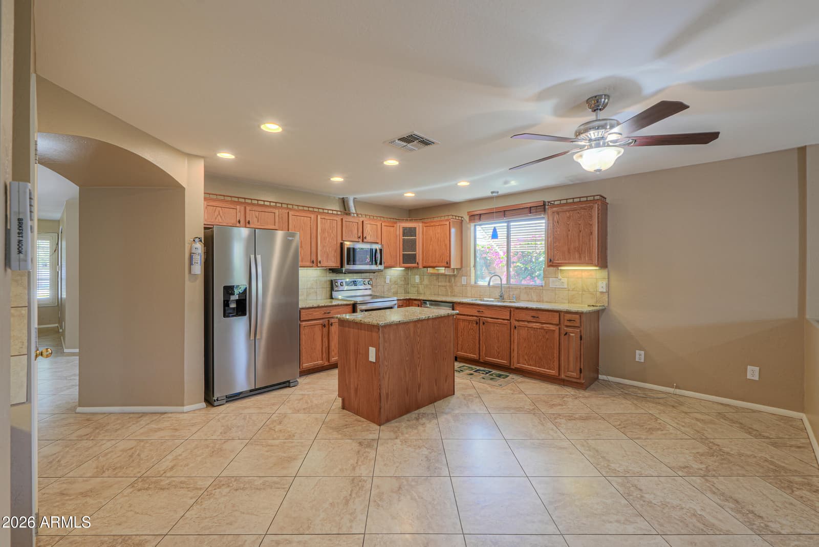 1284 W AVALON CANYON Drive, Casa Grande, AZ 85122 — photo 14 of 68