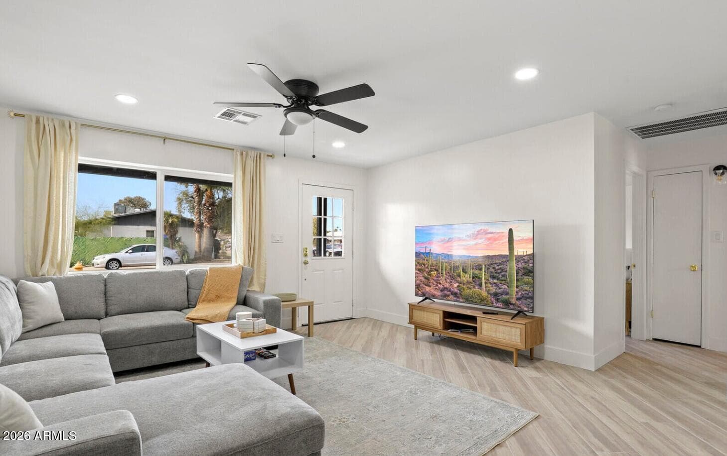 2231 N SUNSET Drive, Tempe, AZ 85288 — photo 4 of 24