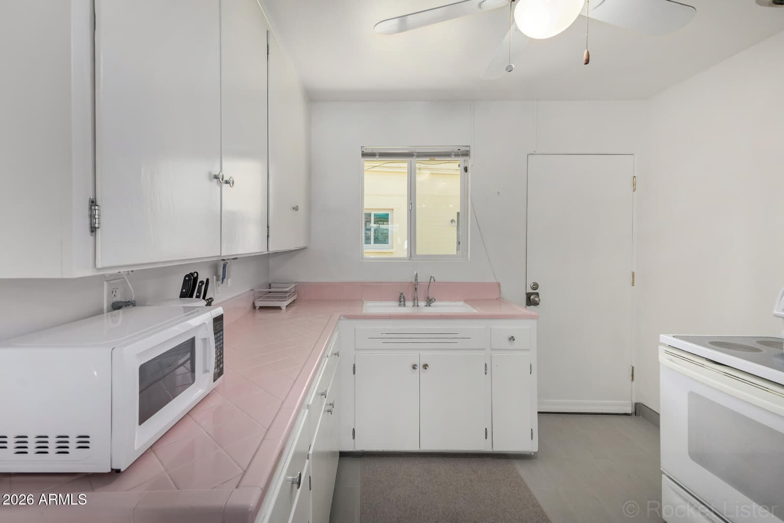 420 W EARLL Drive 1, Phoenix, AZ 85013 — photo 8 of 22