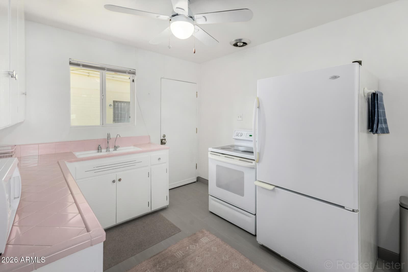 420 W EARLL Drive 1, Phoenix, AZ 85013 — photo 9 of 22