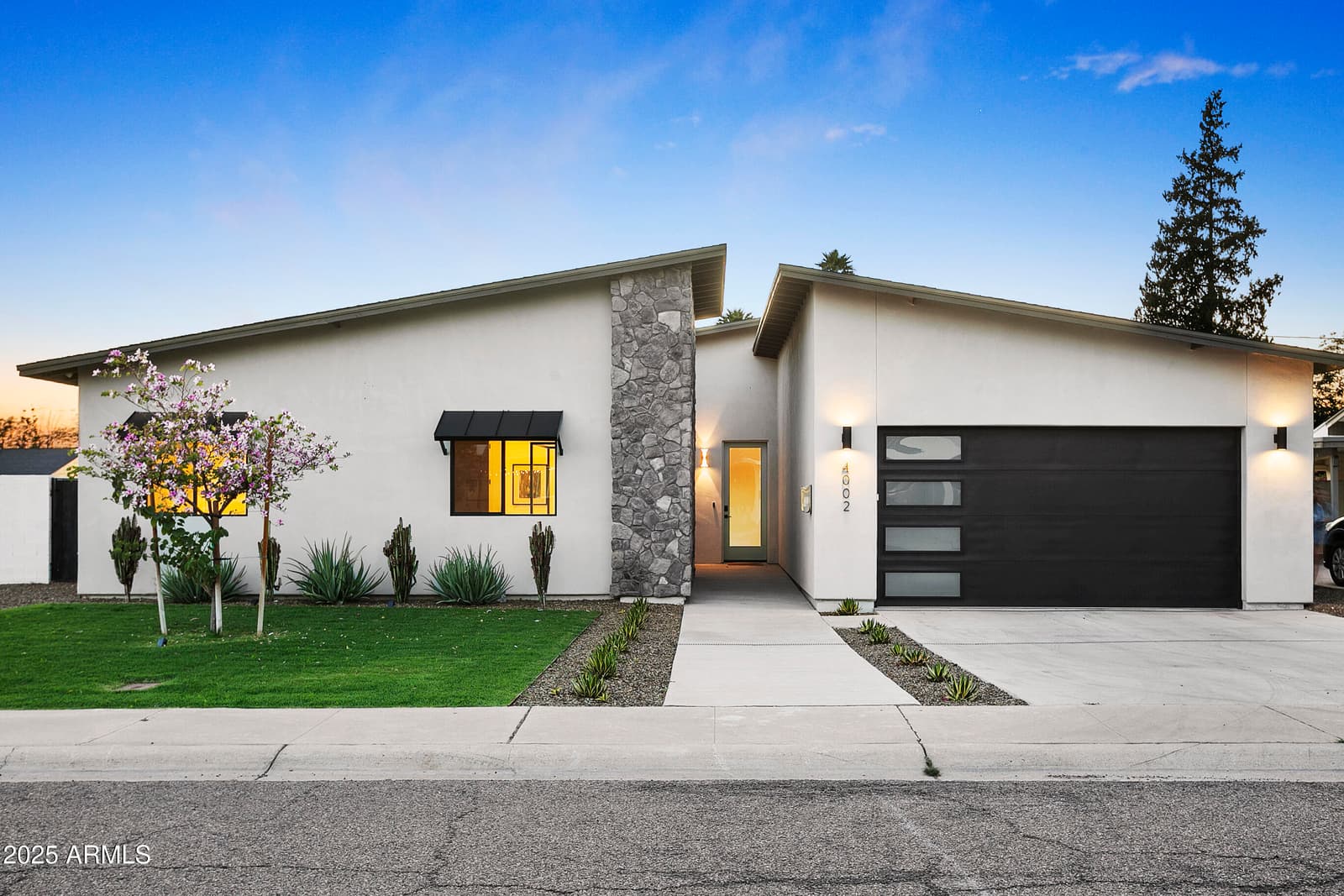 4002 N 33RD Place, Phoenix, AZ 85018 — photo 10 of 80