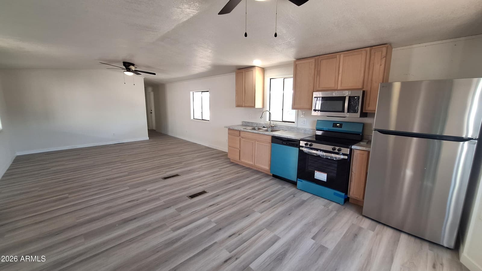 8301 N 103rd Avenue 202, Peoria, AZ 85345 — photo 2 of 16
