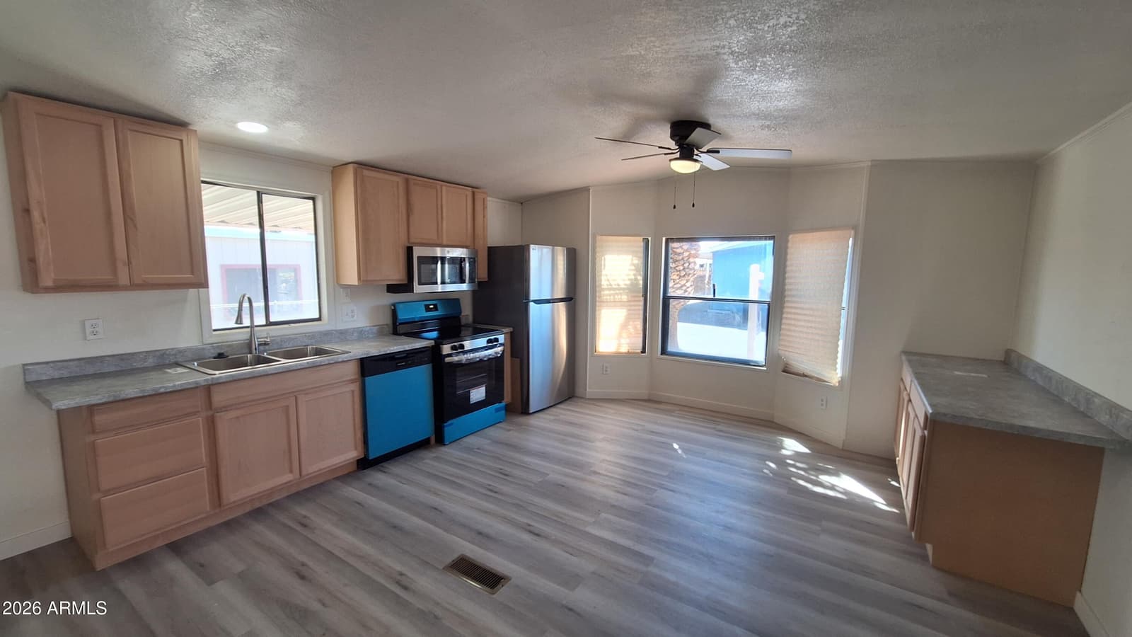 8301 N 103rd Avenue 202, Peoria, AZ 85345 — photo 5 of 16