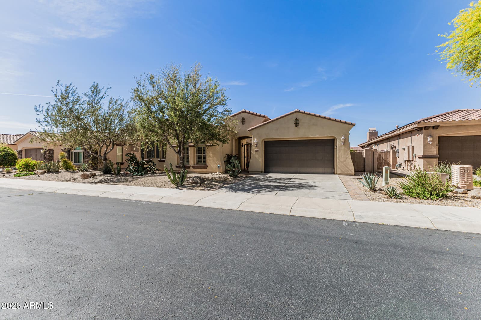 18135 W WILLOW Drive W, Goodyear, AZ 85338 — photo 4 of 69