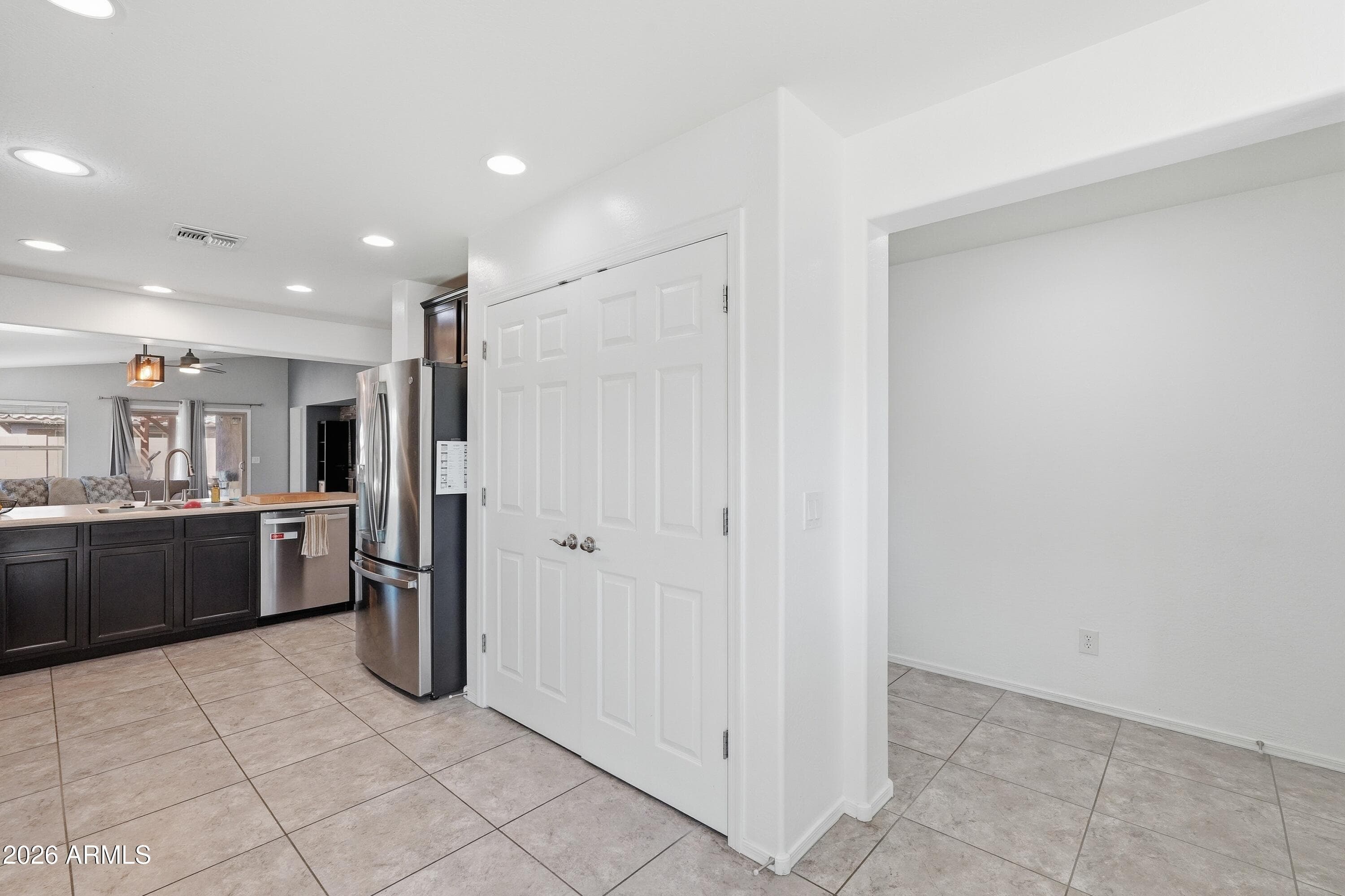4050 S 185TH Lane, Goodyear, AZ 85338 — photo 11 of 37
