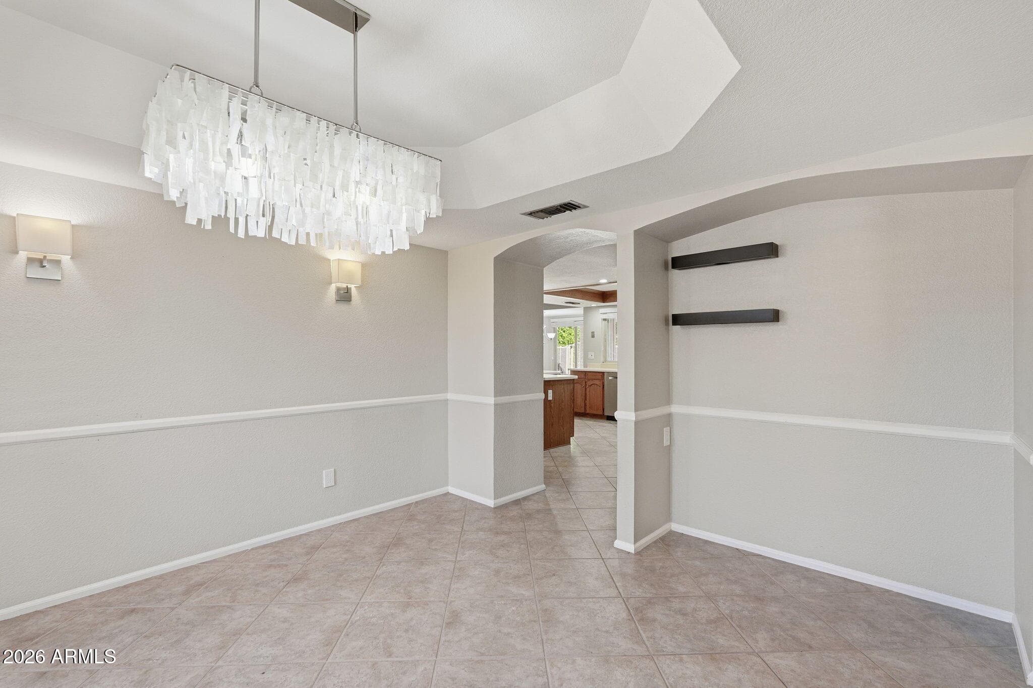 1906 E CAROLINE Lane, Tempe, AZ 85284 — photo 9 of 33