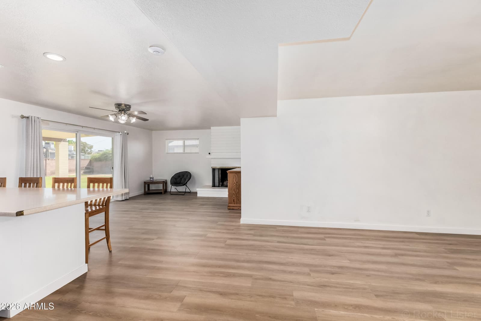 409 E HERMOSA Circle, Tempe, AZ 85282 — photo 17 of 51