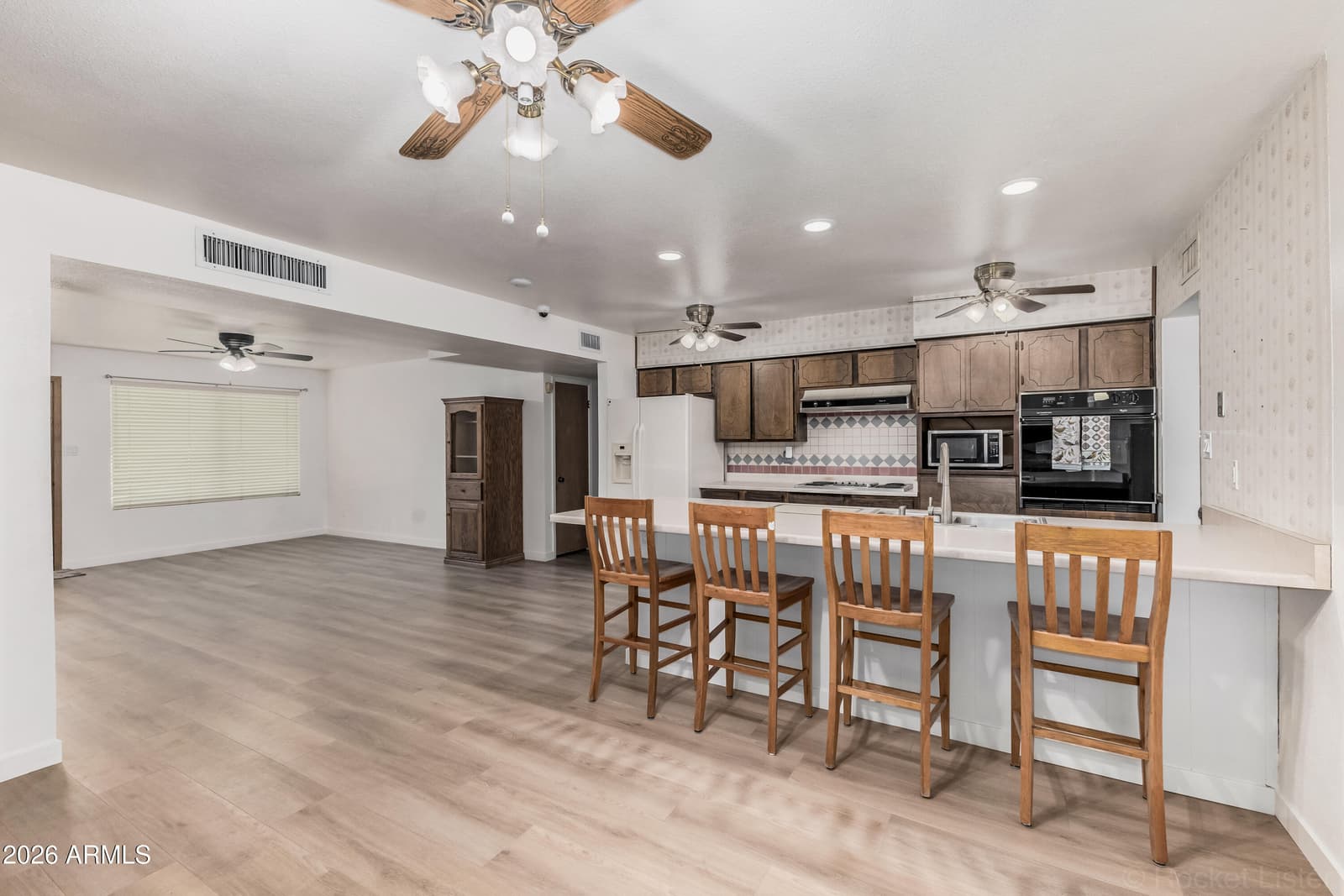 409 E HERMOSA Circle, Tempe, AZ 85282 — photo 18 of 51