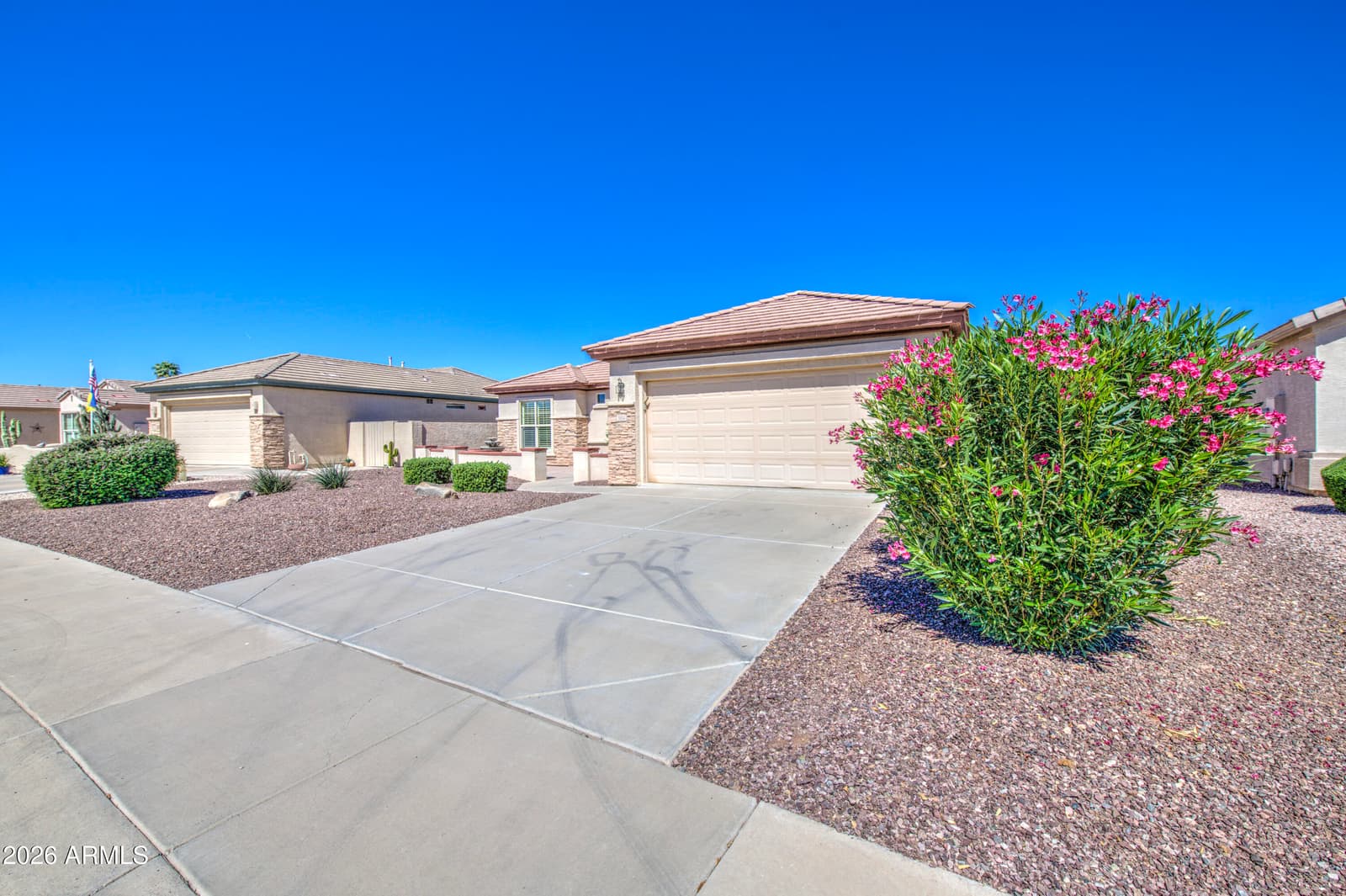 3854 E COUNTY DOWN Drive, Chandler, AZ 85249 — photo 3 of 39
