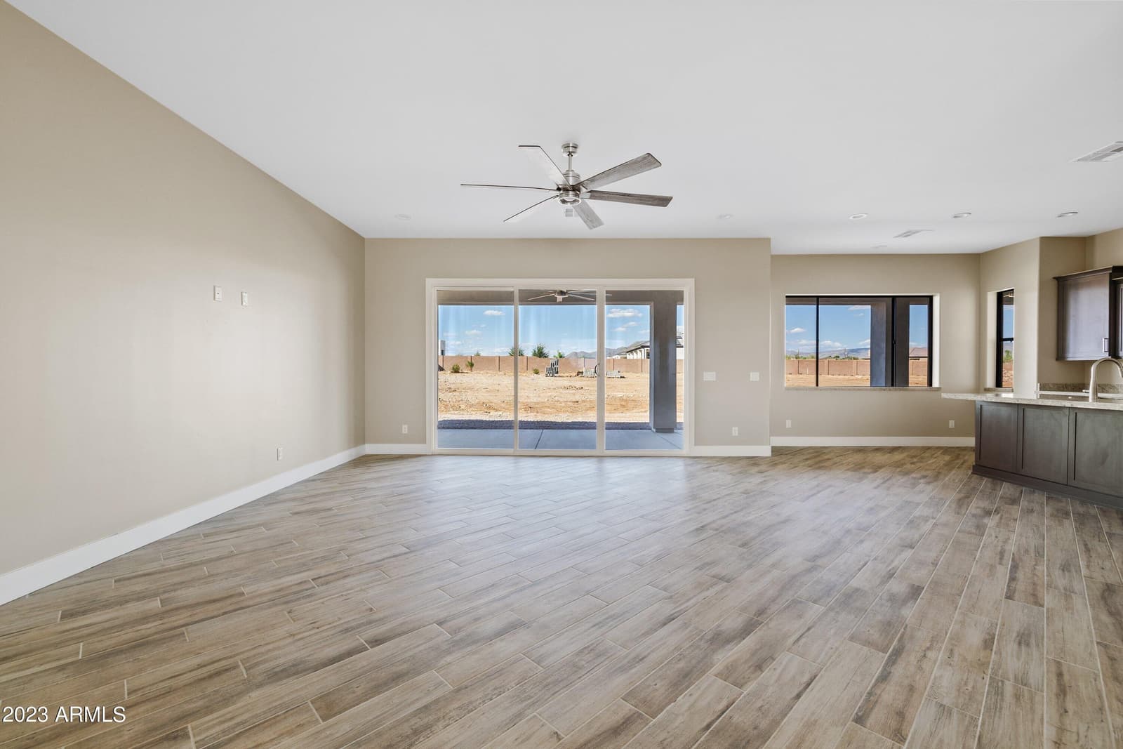 2534 W FERNWOOD Drive, Phoenix, AZ 85086 — photo 5 of 40
