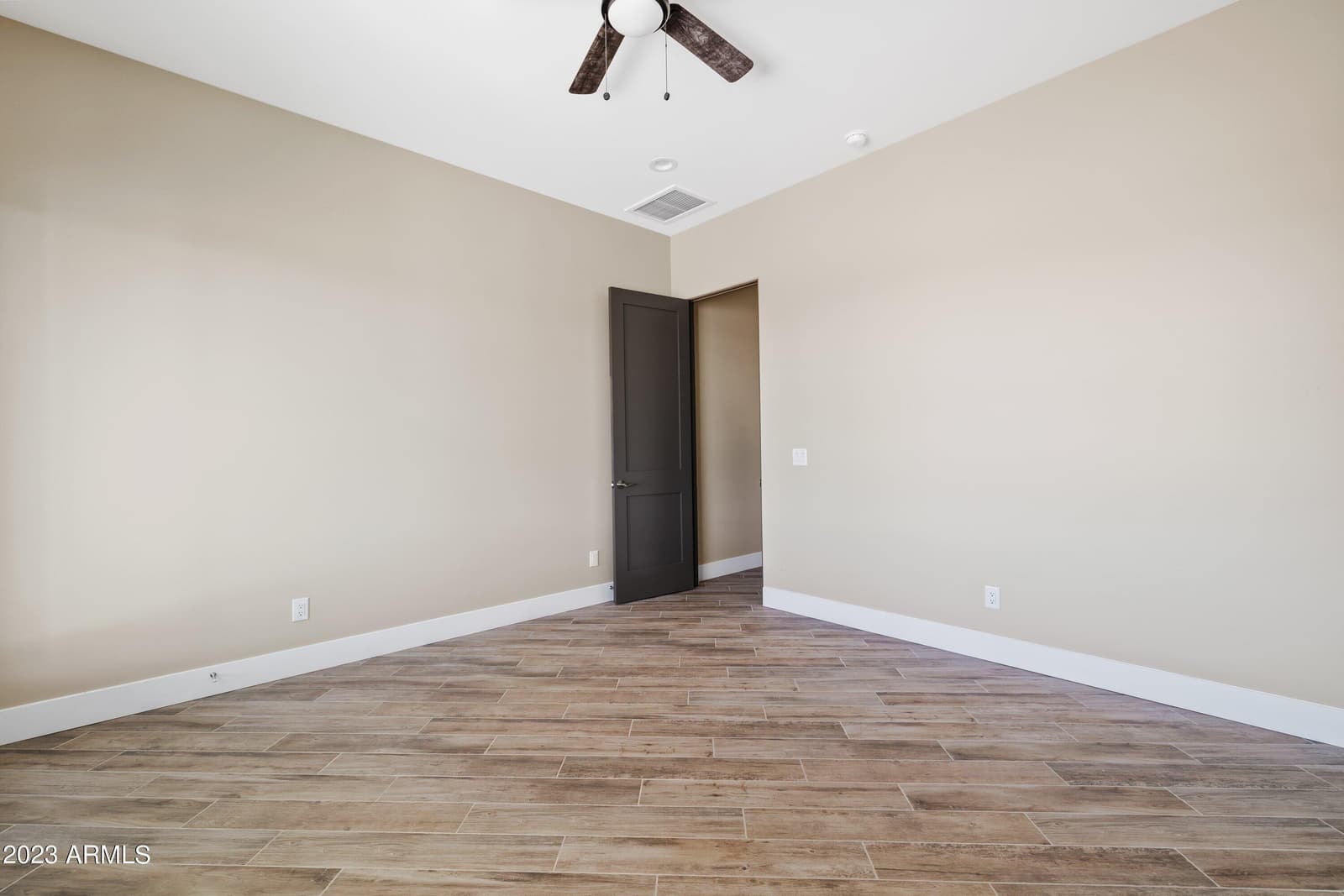 2534 W FERNWOOD Drive, Phoenix, AZ 85086 — photo 19 of 40
