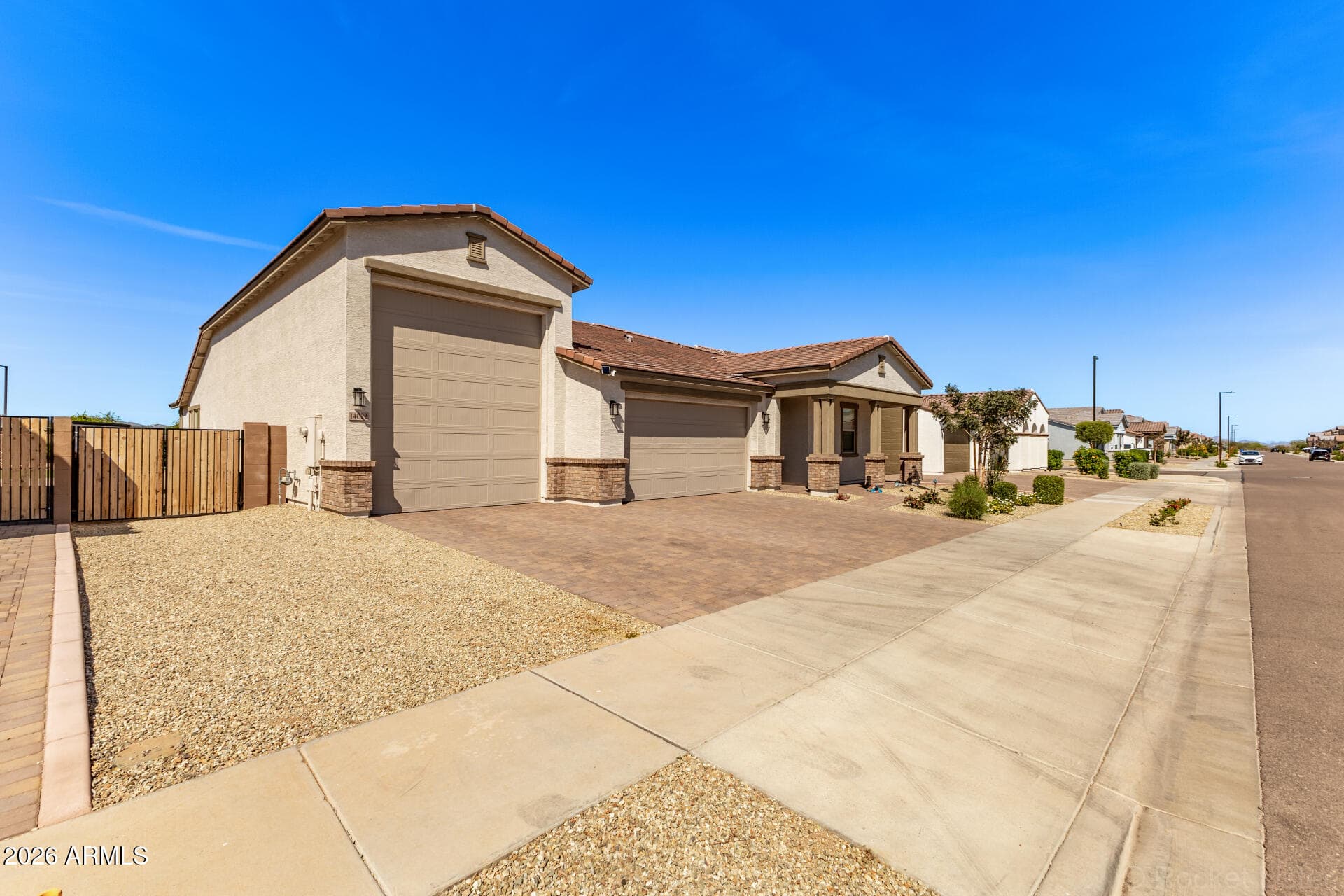 14022 W MARIPOSA GRANDE, Surprise, AZ 85387 — photo 4 of 38