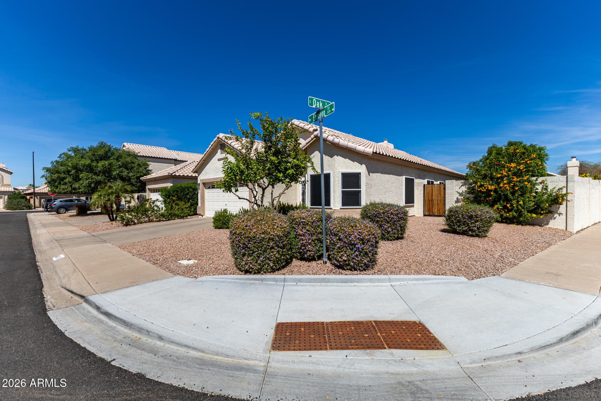 240 W ENSUENO Street, Gilbert, AZ 85233 — photo 4 of 30