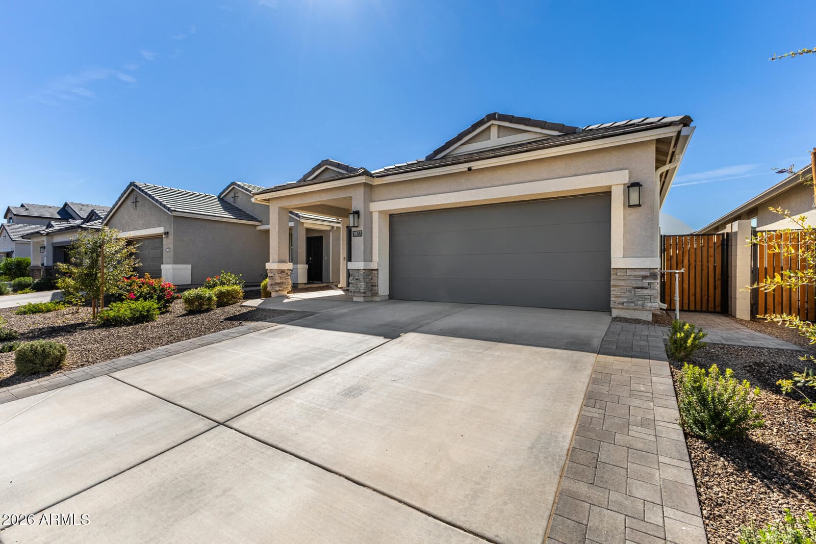 1977 W SHELLY Avenue, Apache Junction, AZ 85120
