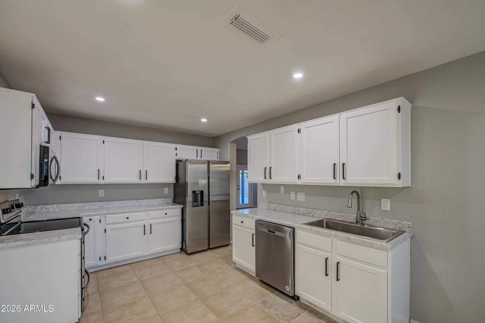 6631 N 85TH Avenue, Glendale, AZ 85305 — photo 8 of 42
