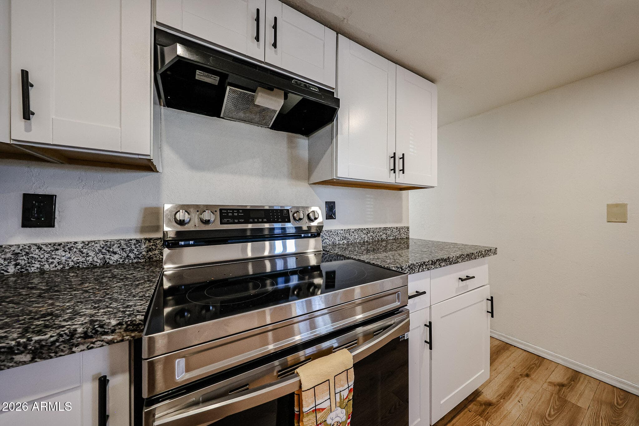 515 E CHARLESTON Avenue, Phoenix, AZ 85022 — photo 13 of 38
