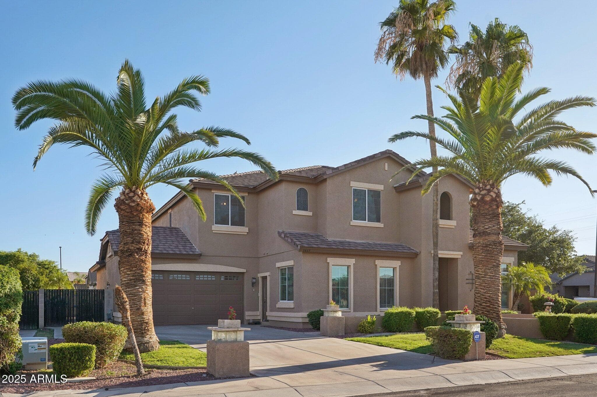 3469 E CABAZON Court, Gilbert, AZ 85297 — photo 3 of 60