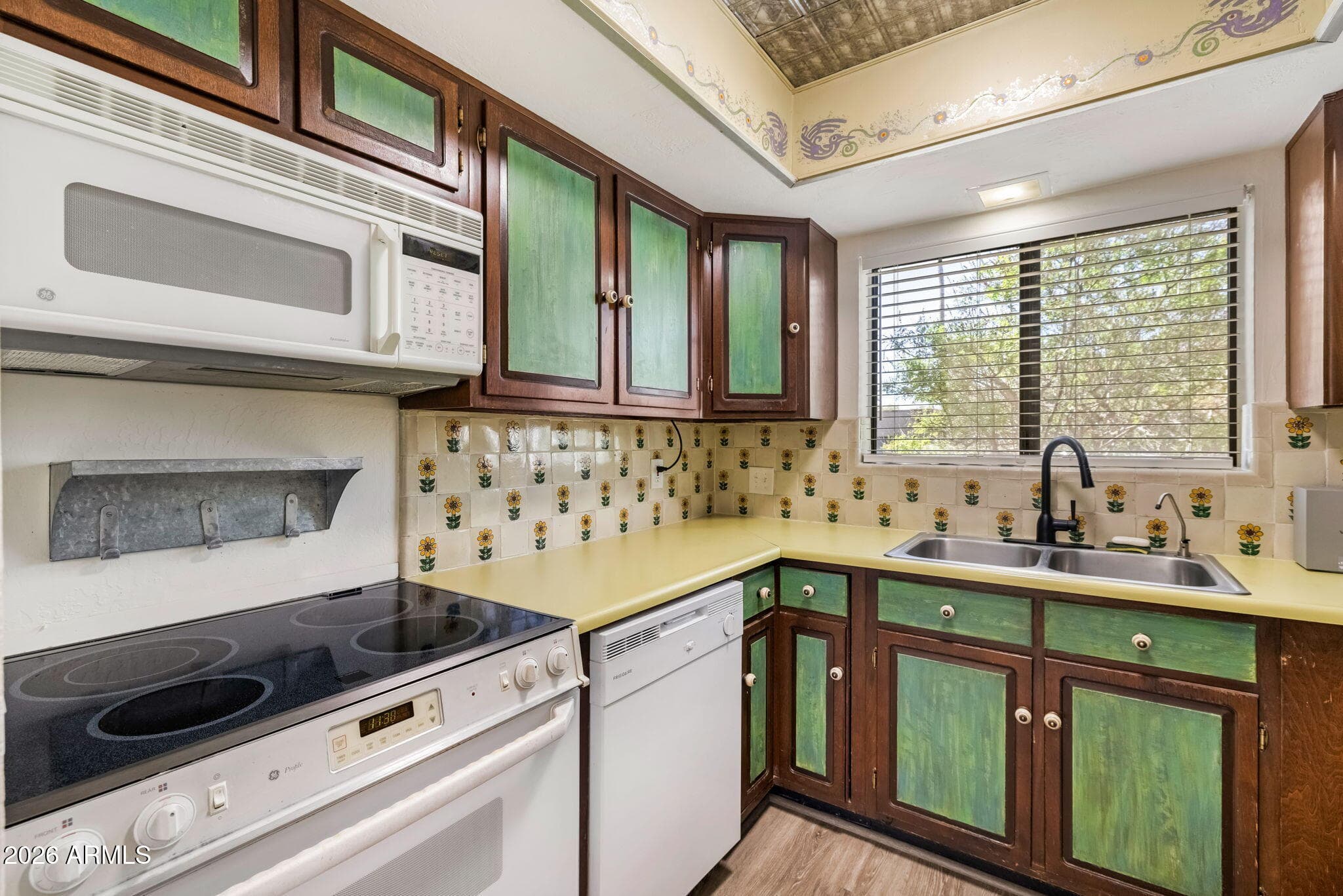 37210 N TRANQUIL Trail 9, Carefree, AZ 85377 — photo 11 of 32