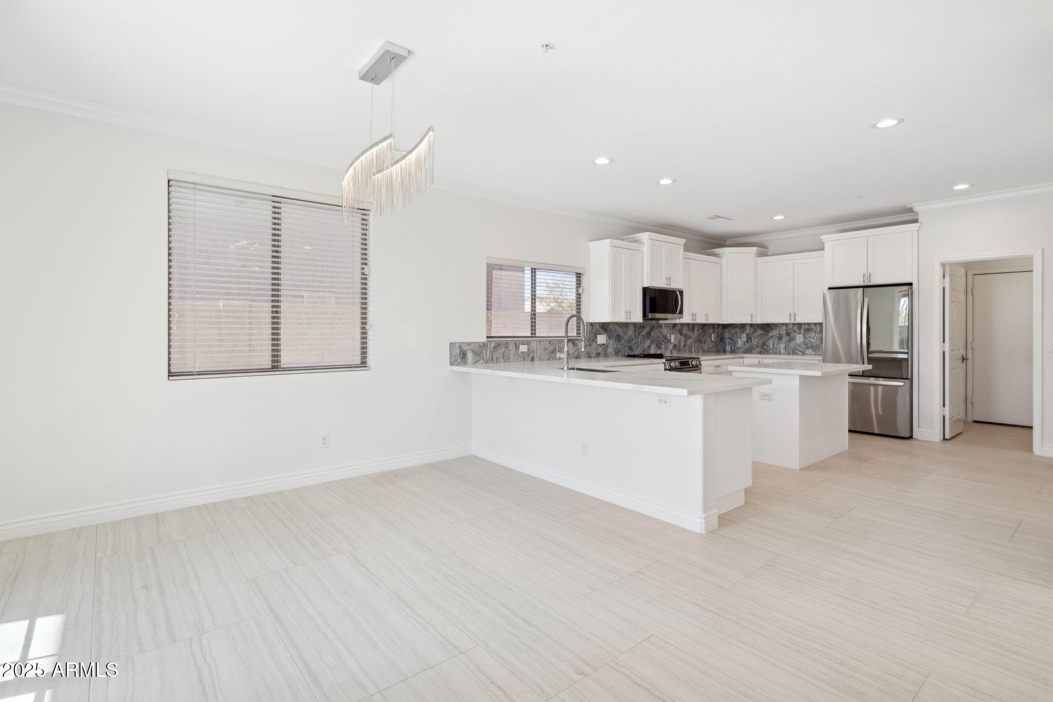 6025 E PALOMINO Lane, Scottsdale, AZ 85266 — photo 10 of 40