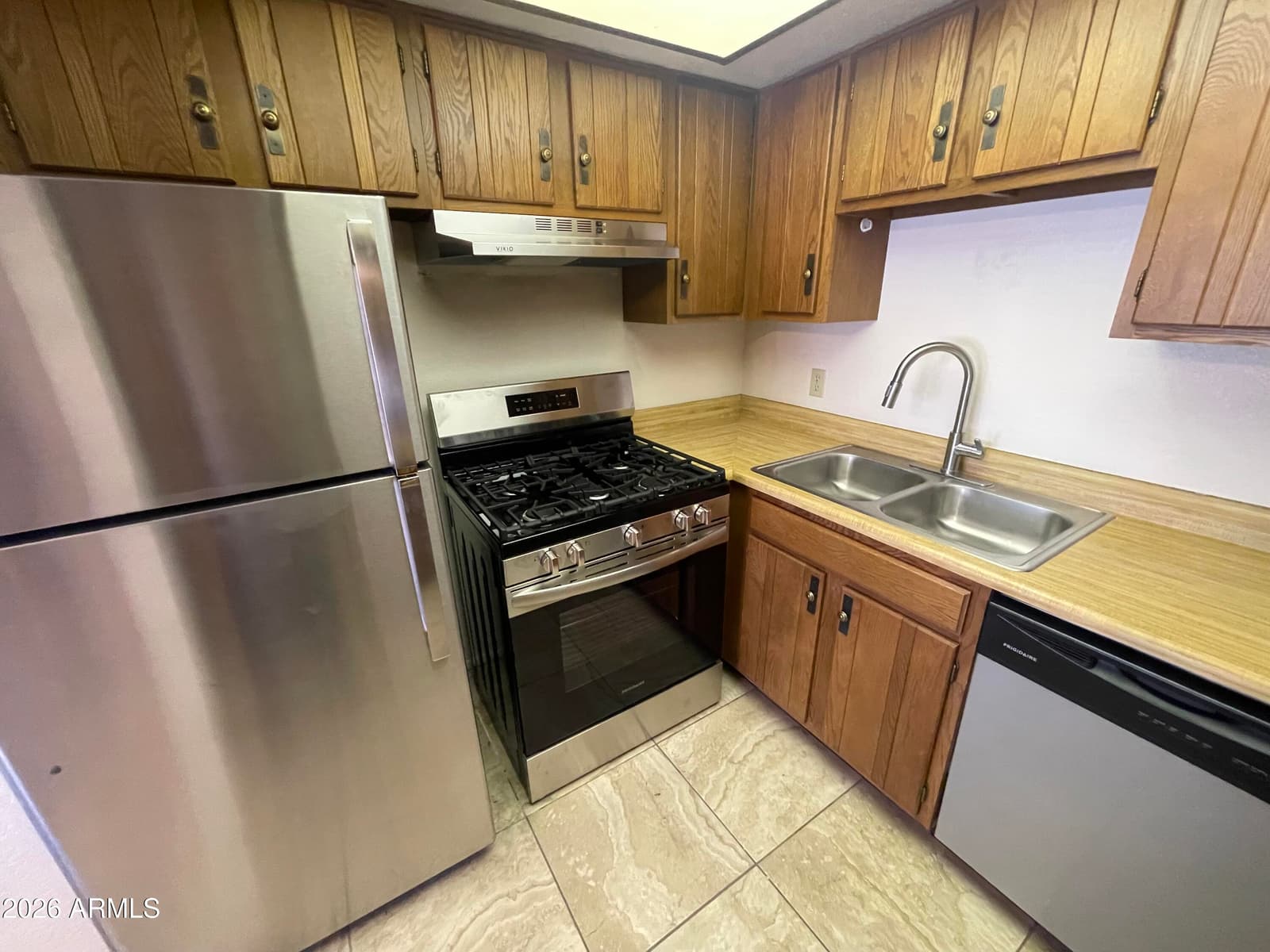 827 E LANCASTER Circle, Florence, AZ 85132 — photo 6 of 13