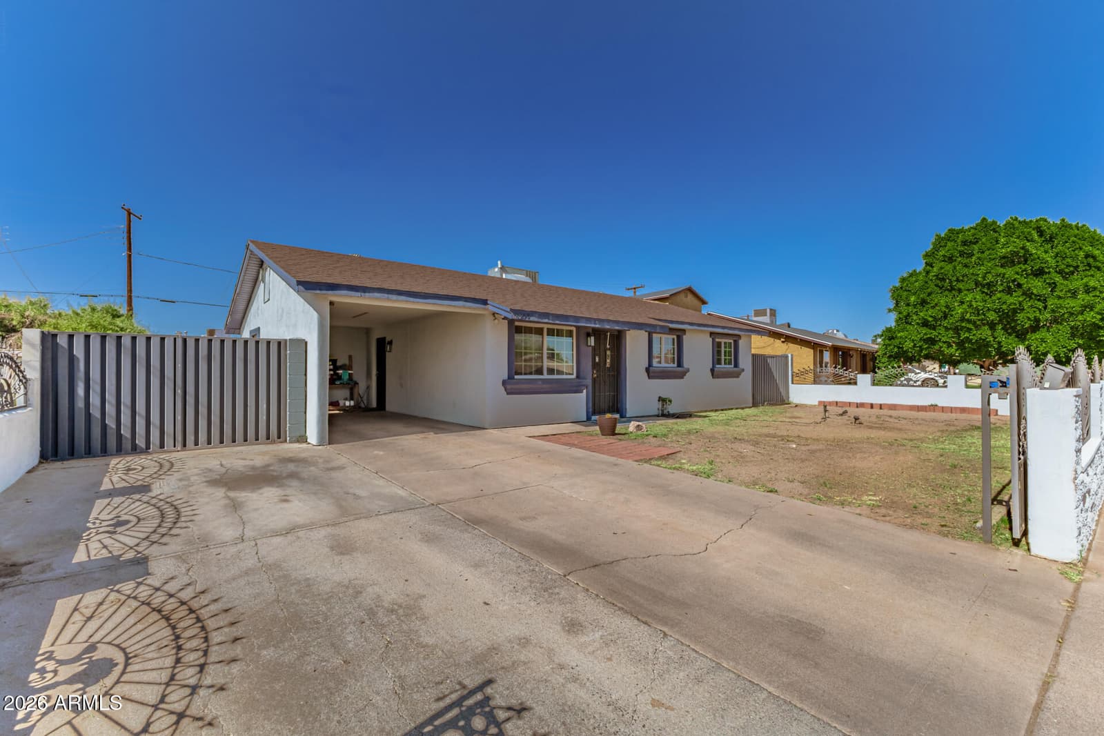 6952 W WOLF Street, Phoenix, AZ 85033 — photo 2 of 25