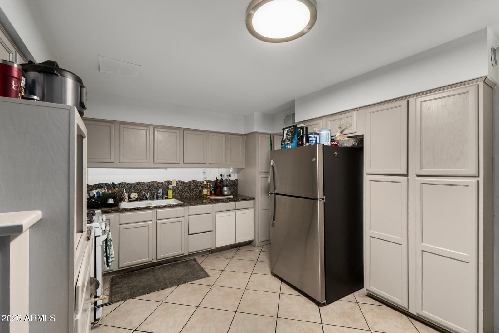 6952 W WOLF Street, Phoenix, AZ 85033 — photo 11 of 25
