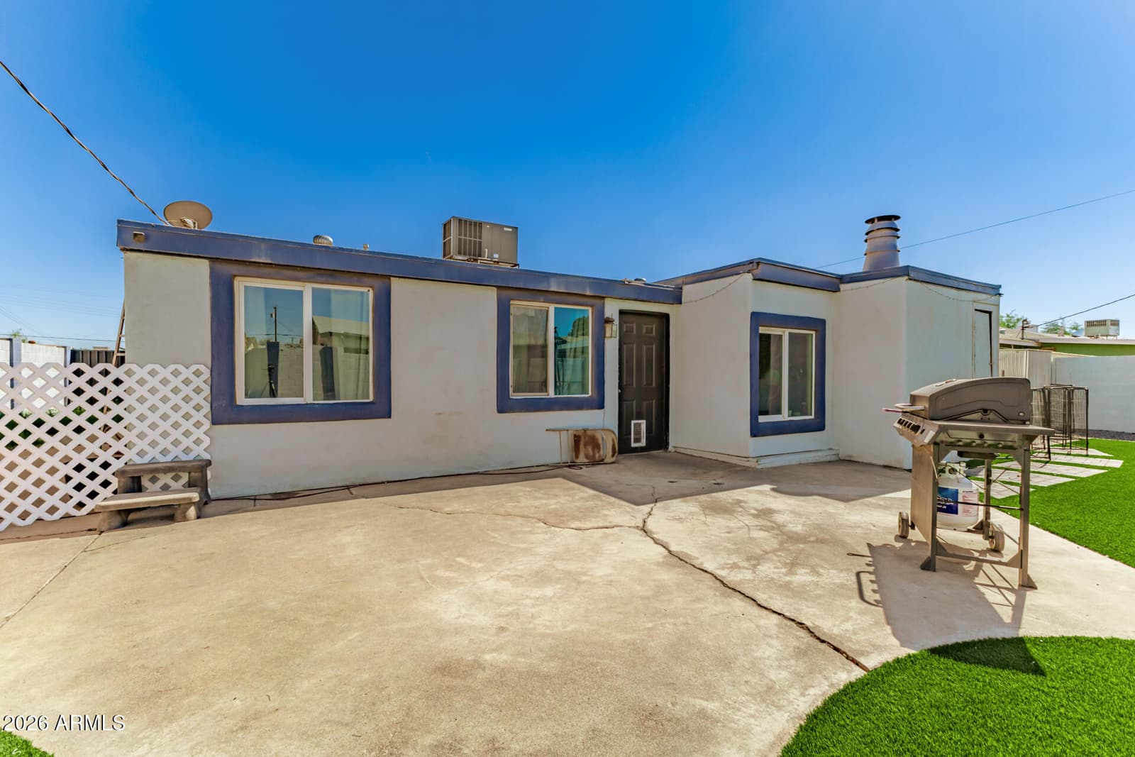 6952 W WOLF Street, Phoenix, AZ 85033 — photo 22 of 25