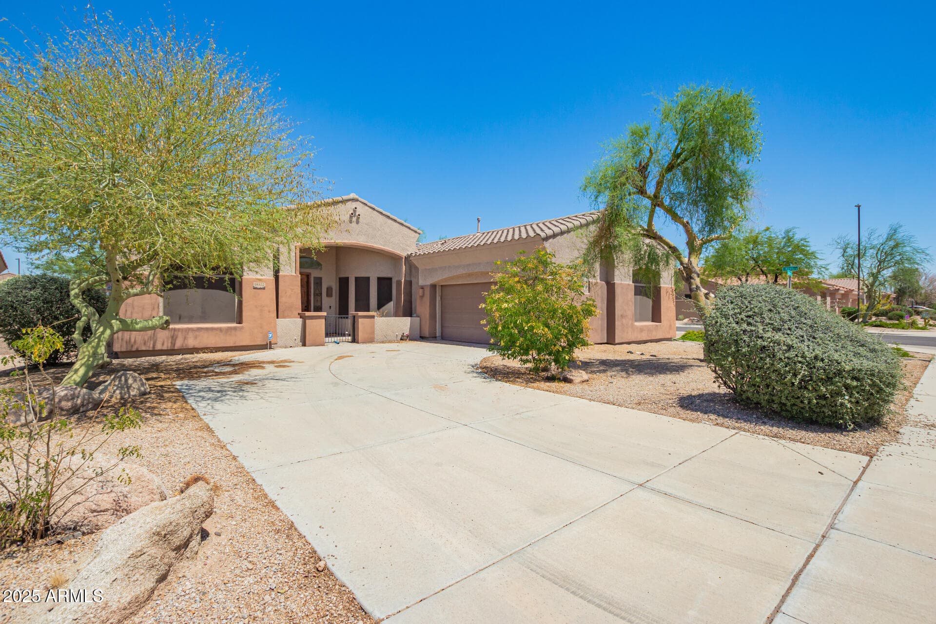 18322 W SWEET ACACIA Drive, Goodyear, AZ 85338 — photo 5 of 37