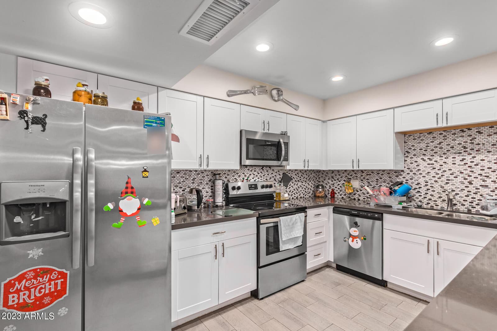 3502 W IRONWOOD Drive, Phoenix, AZ 85051 — photo 5 of 30