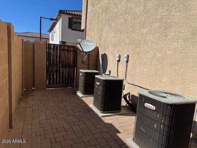 3827 E TRIGGER Way, Gilbert, AZ 85297 — photo 38 of 41