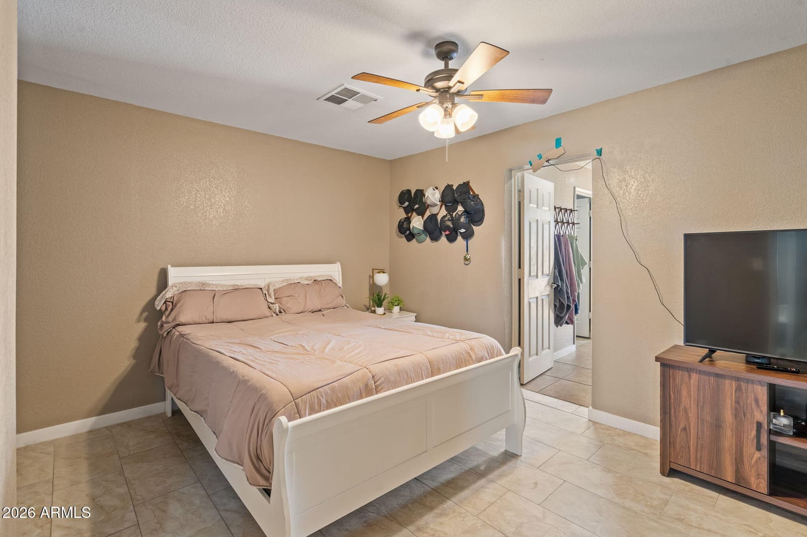 3244 E HILLERY Drive, Phoenix, AZ 85032 — photo 9 of 26