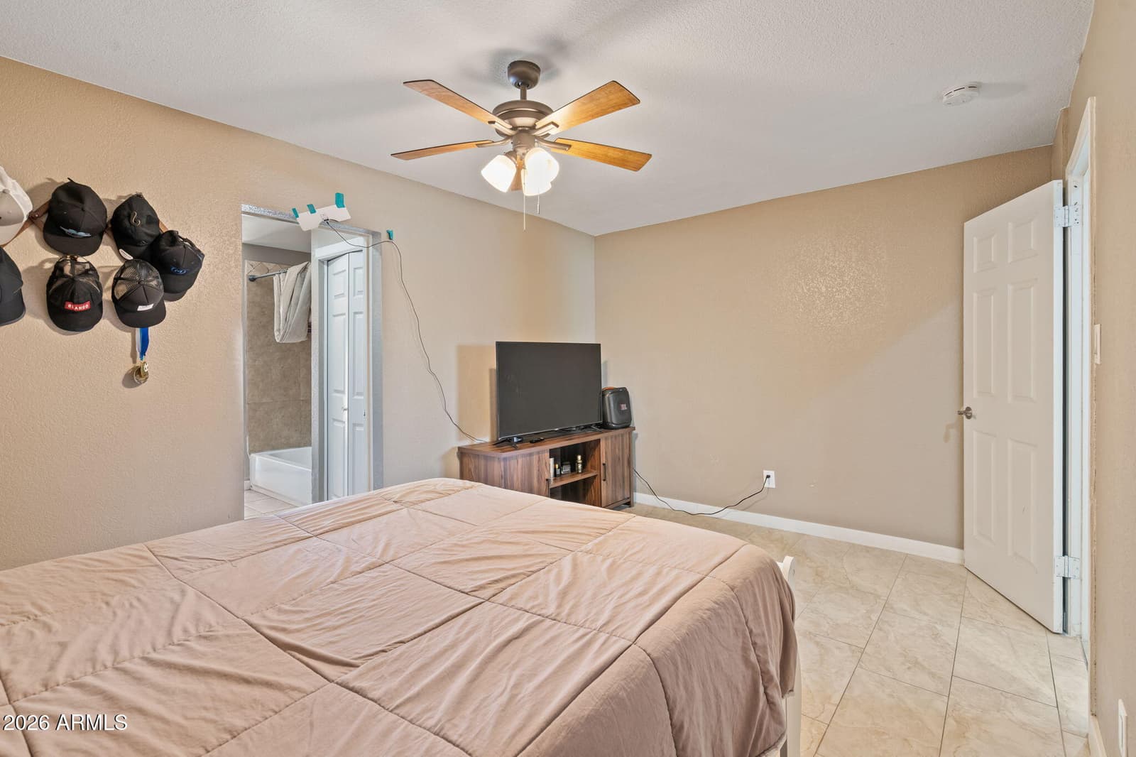 3244 E HILLERY Drive, Phoenix, AZ 85032 — photo 10 of 26