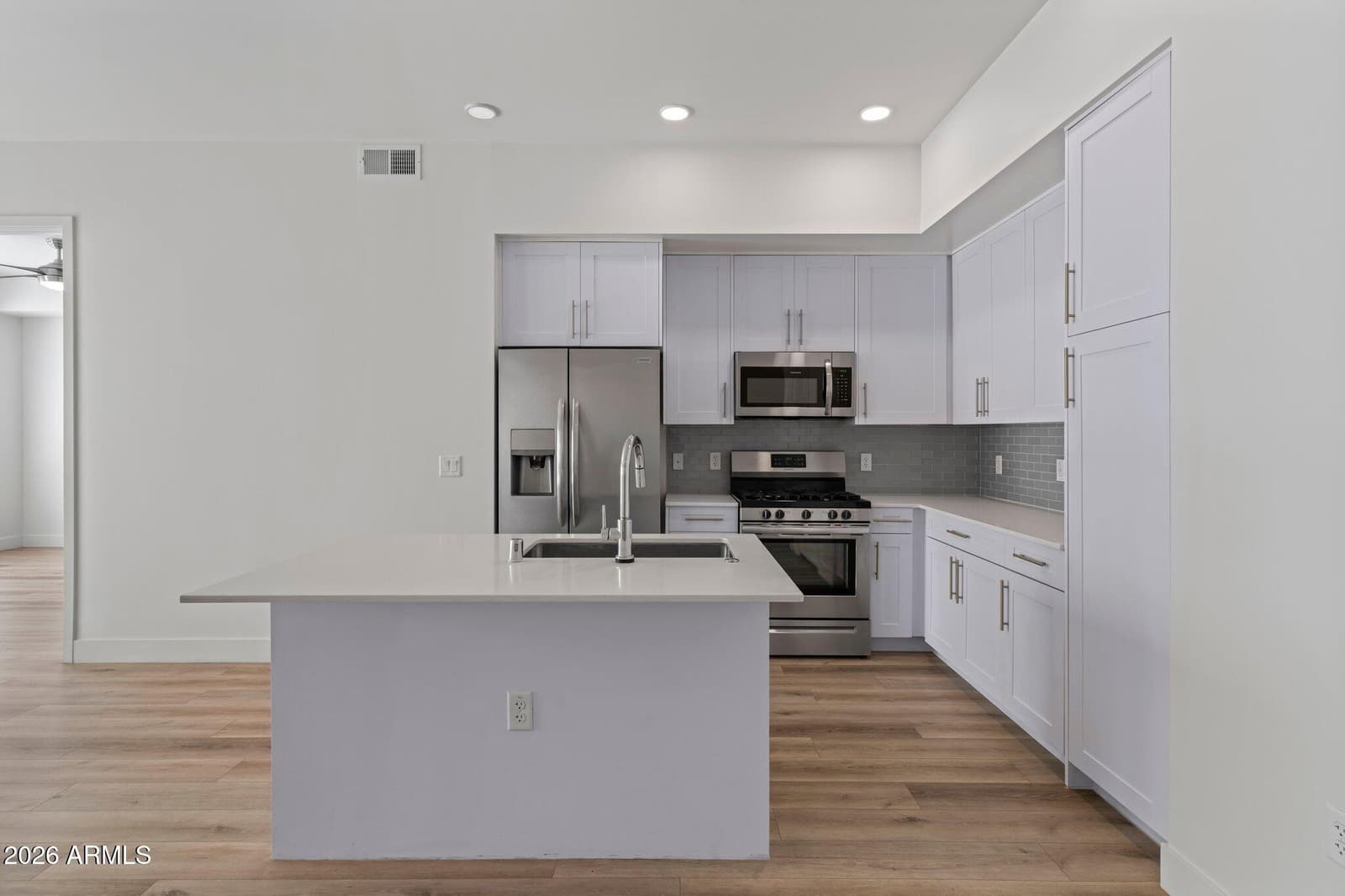 7300 E EARLL Drive 1018, Scottsdale, AZ 85251 — photo 9 of 43