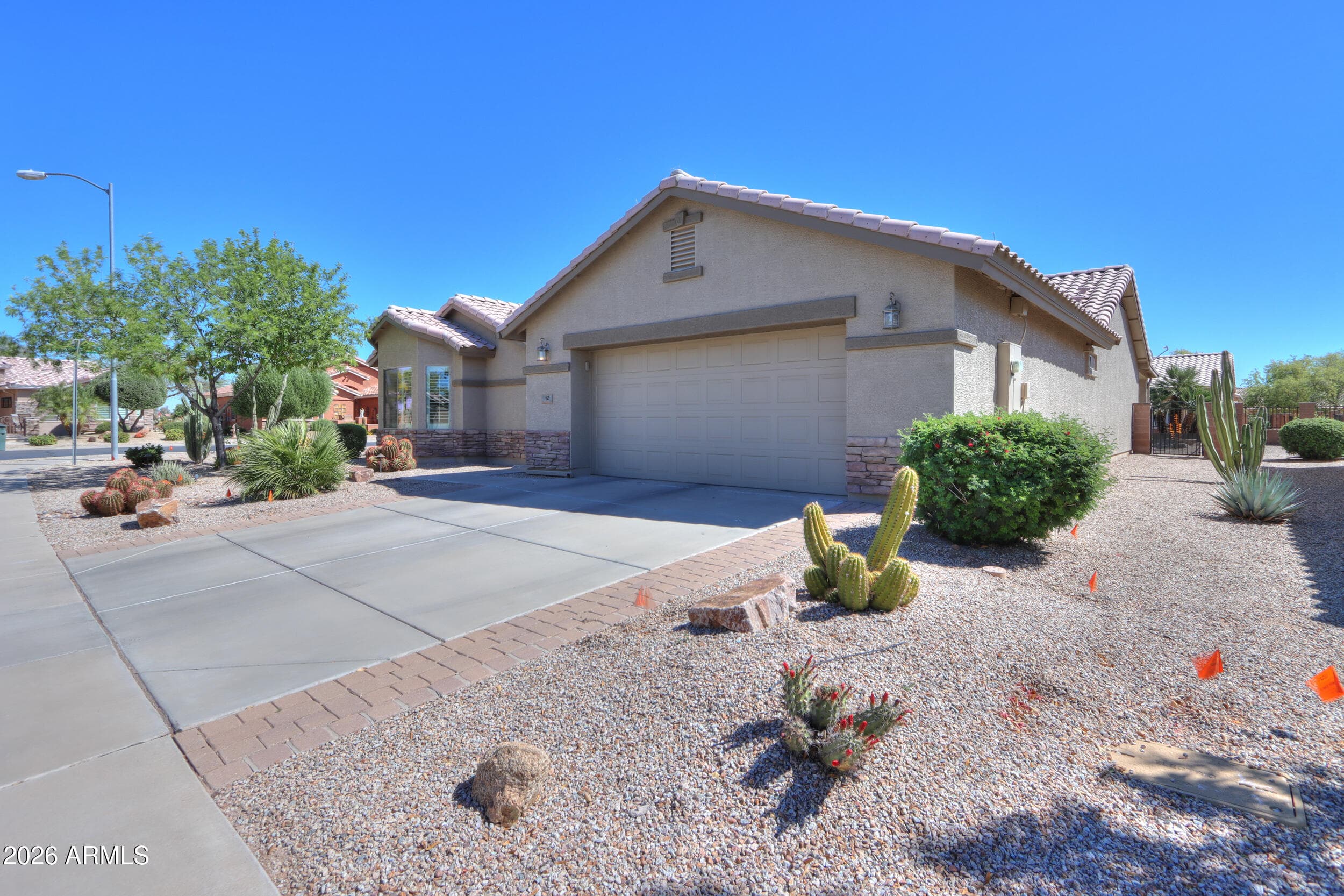 112 S BIRDIE Way, Casa Grande, AZ 85194 — photo 4 of 46