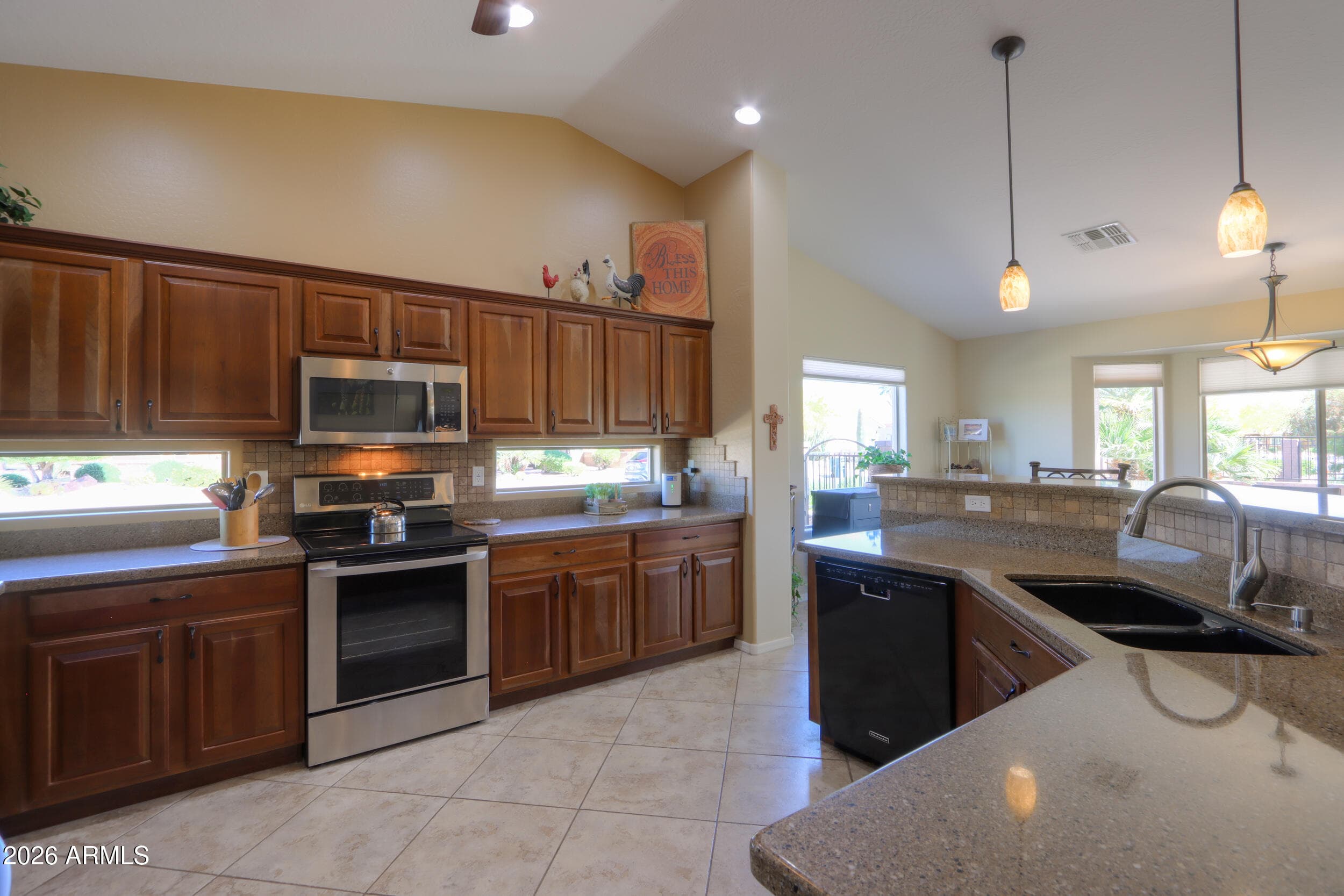 112 S BIRDIE Way, Casa Grande, AZ 85194 — photo 18 of 46