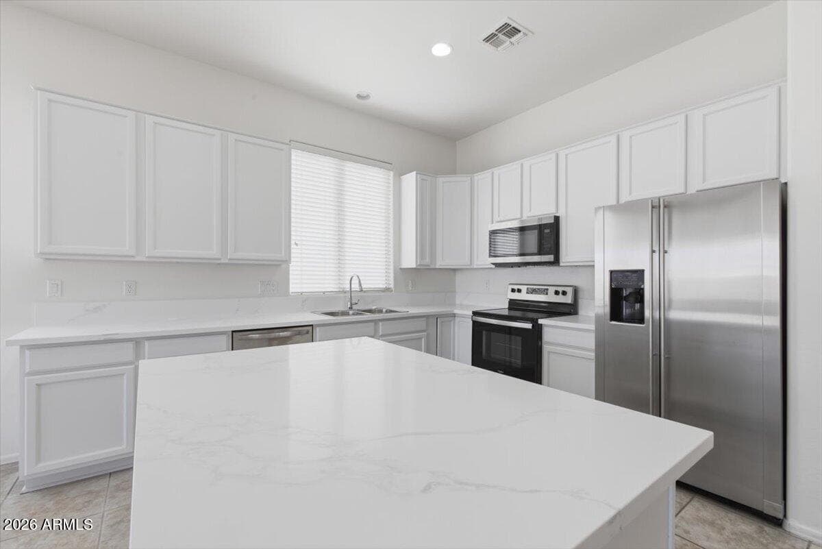 3410 W ALICIA Drive, Laveen, AZ 85339 — photo 10 of 36
