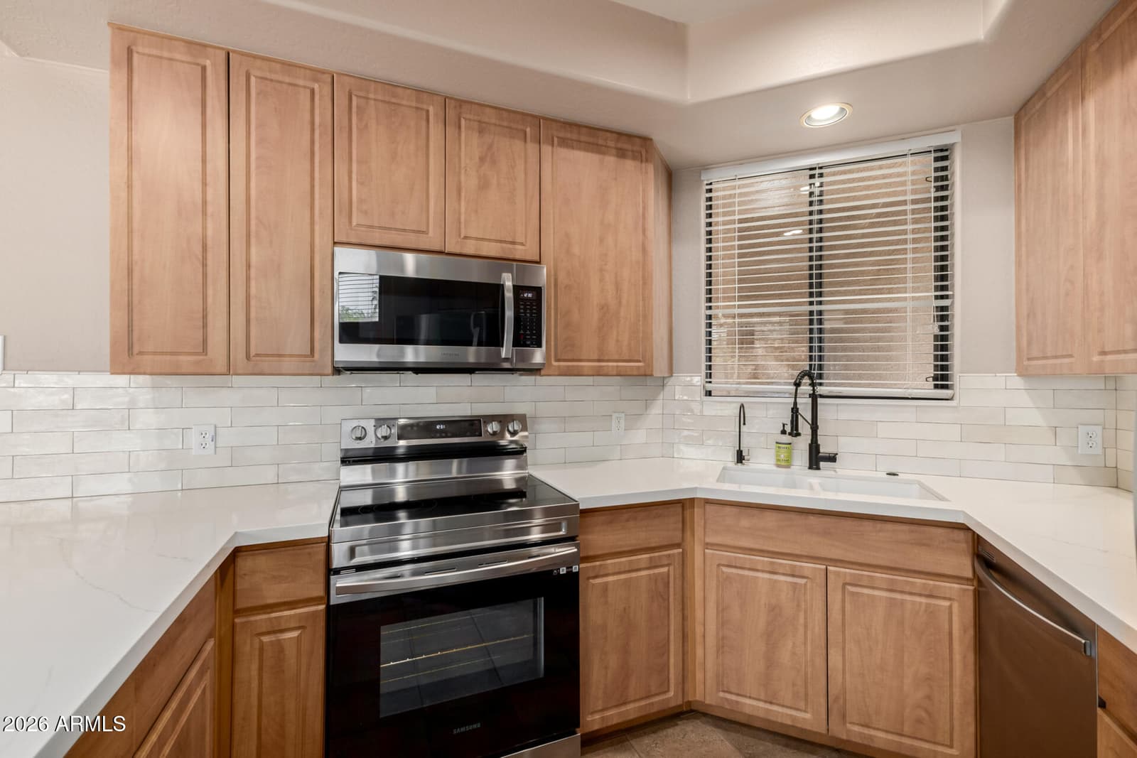 705 W QUEEN CREEK Road 1047, Chandler, AZ 85248 — photo 10 of 39