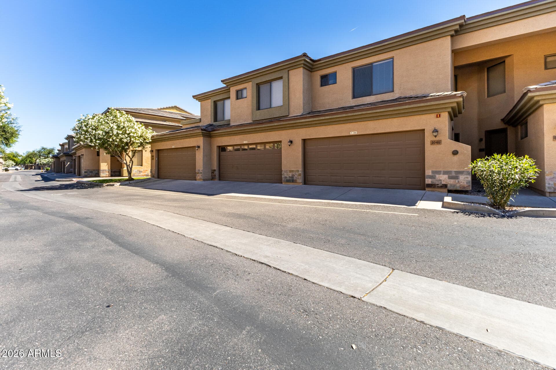 705 W QUEEN CREEK Road 1047, Chandler, AZ 85248 — photo 23 of 39