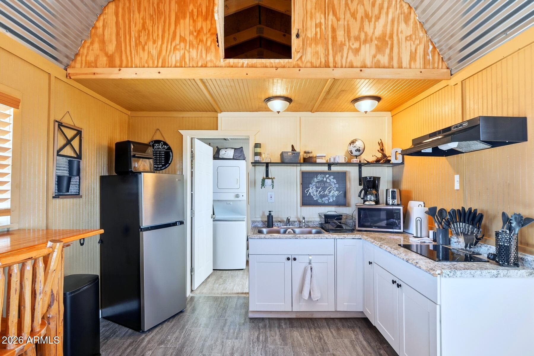 1231 S RIO VISTA Road, Bisbee, AZ 85603 — photo 10 of 33