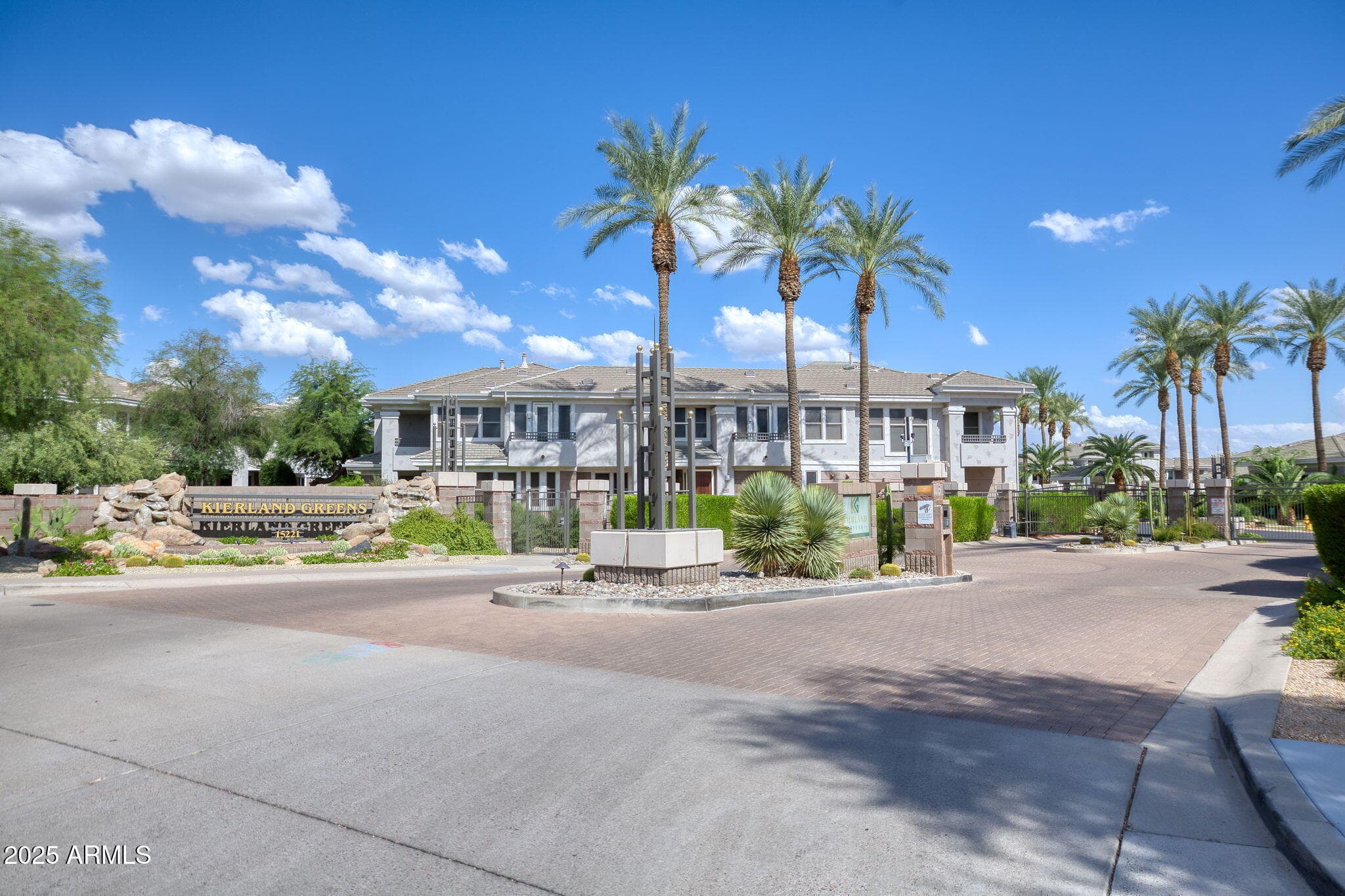 15221 N CLUBGATE Drive 2028, Scottsdale, AZ 85254 — photo 2 of 28