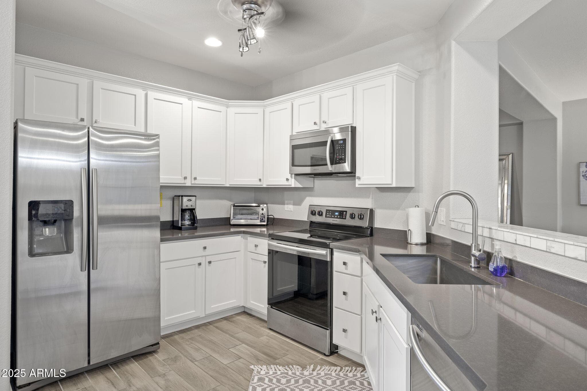 15221 N CLUBGATE Drive 2028, Scottsdale, AZ 85254 — photo 10 of 28