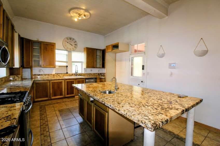 196 E CEDAR Street, Globe, AZ 85501 — photo 7 of 35