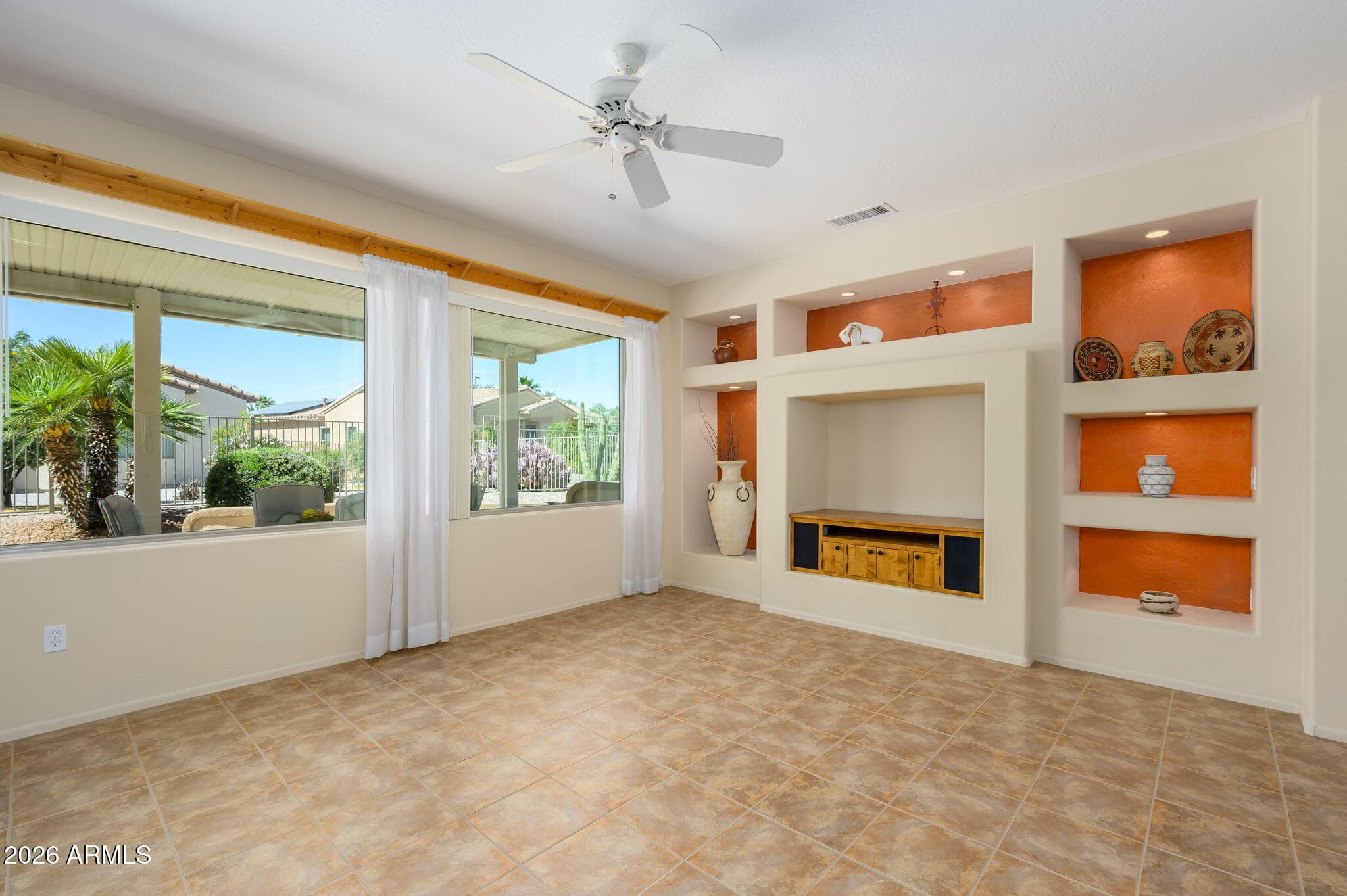 18652 N PATINA Court, Surprise, AZ 85387 — photo 10 of 44