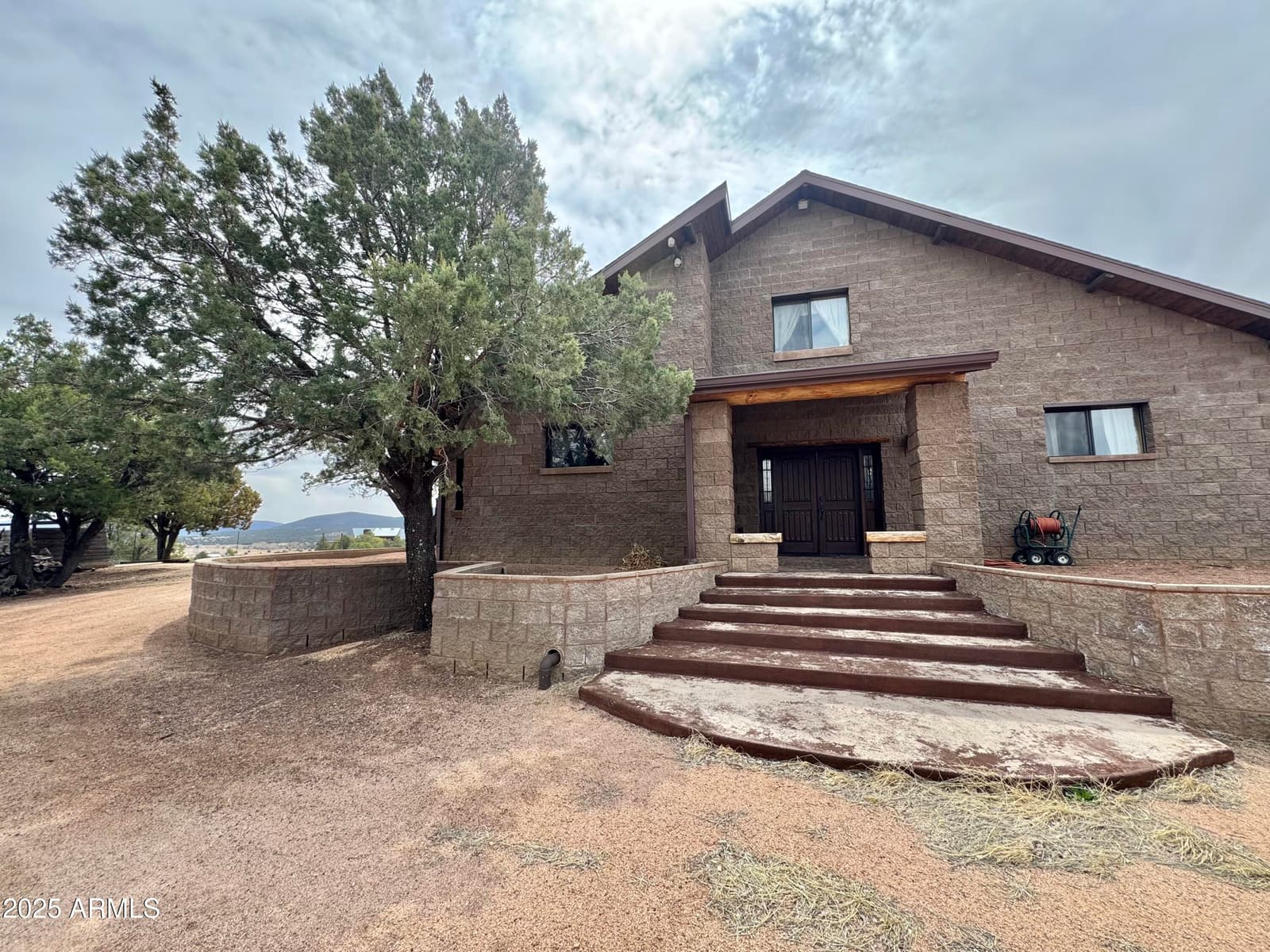 137 E HILLTOP Drive, Young, AZ 85554 — photo 5 of 64