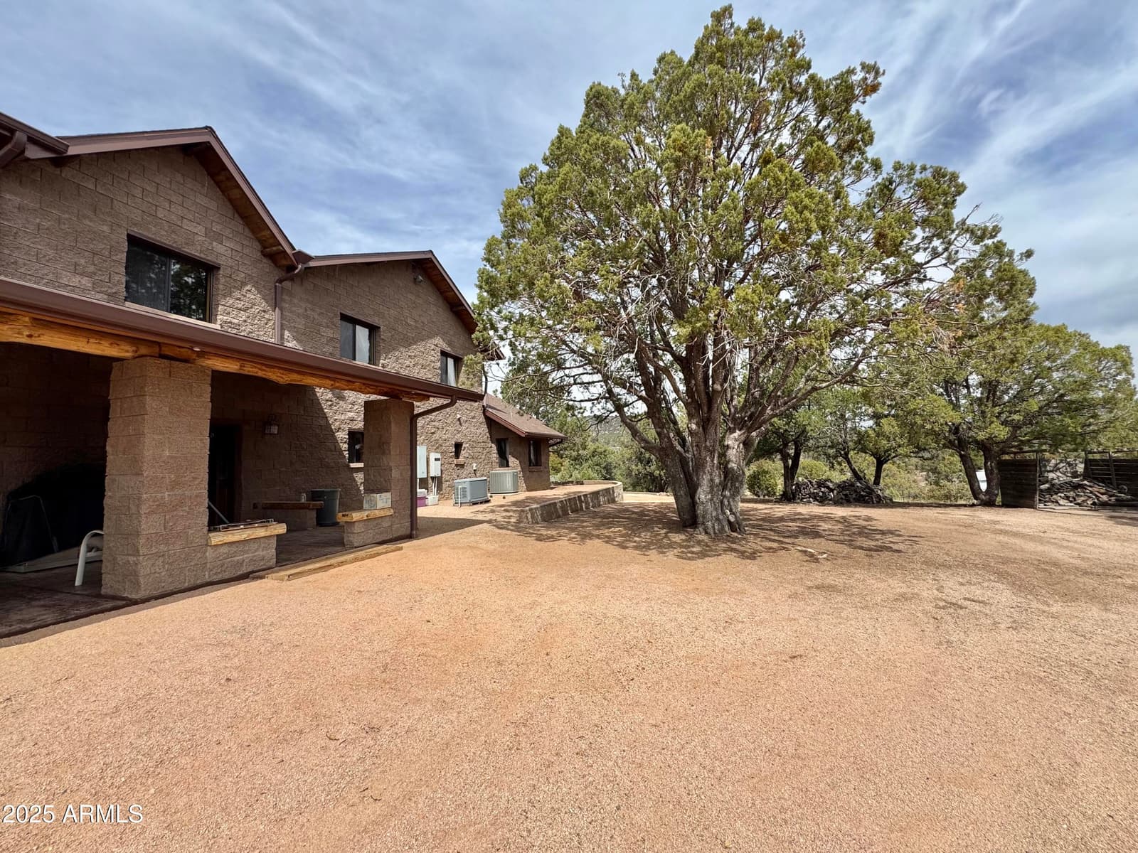 137 E HILLTOP Drive, Young, AZ 85554 — photo 7 of 64