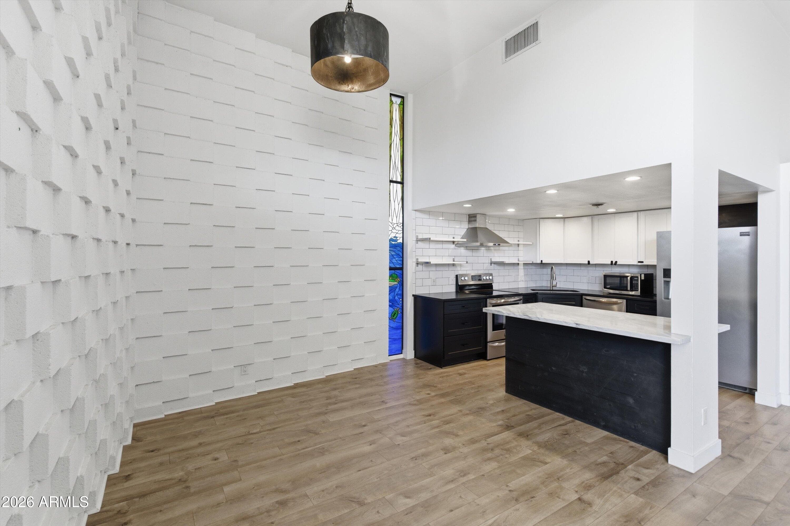 334 W MEDLOCK Drive C201, Phoenix, AZ 85013 — photo 14 of 31