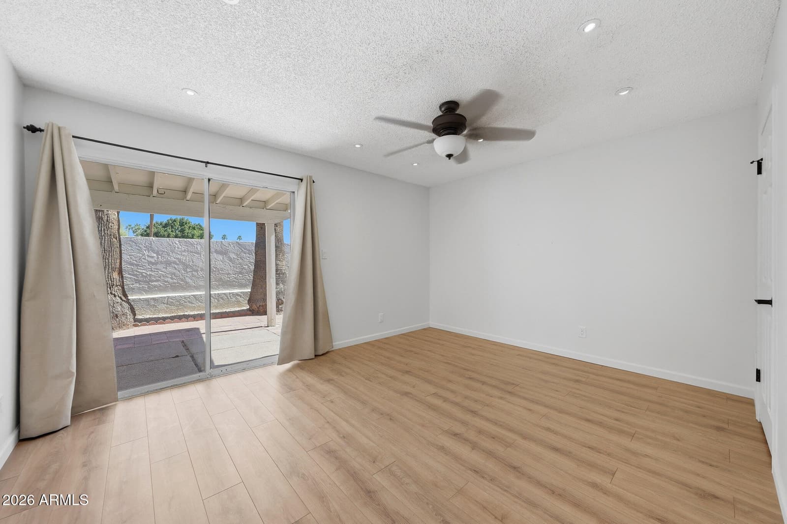 2847 N 49TH Place, Phoenix, AZ 85008 — photo 7 of 17