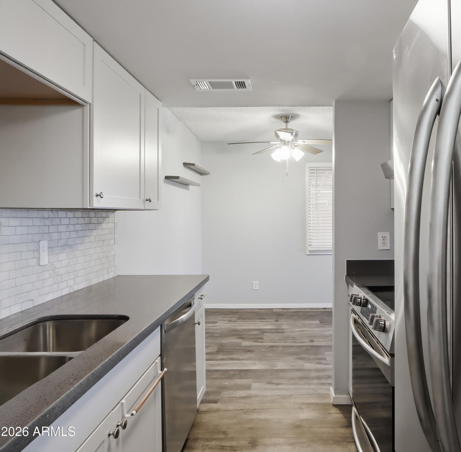 4051 W PALOMINO Road, Phoenix, AZ 85019 — photo 8 of 26